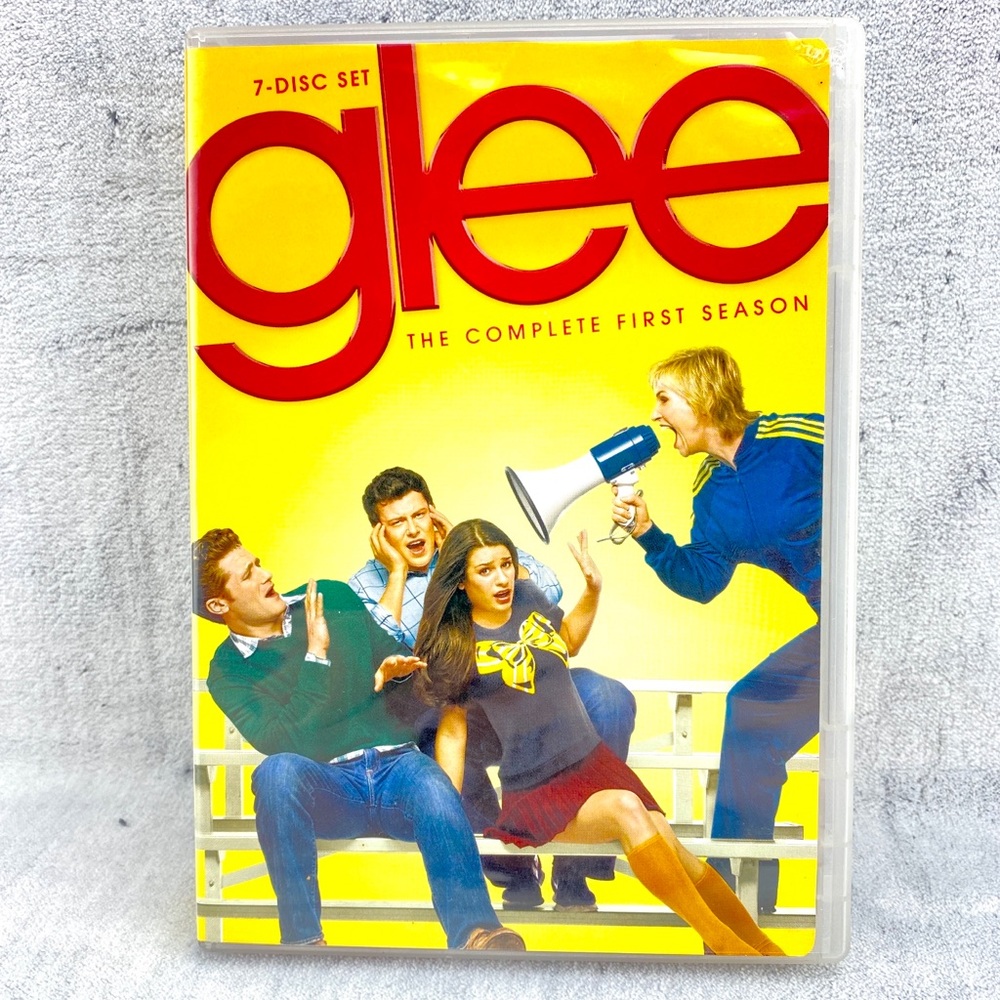 Glee TV Series Complete First Season DVD 7 Disc Set + 2 Hours Special Features